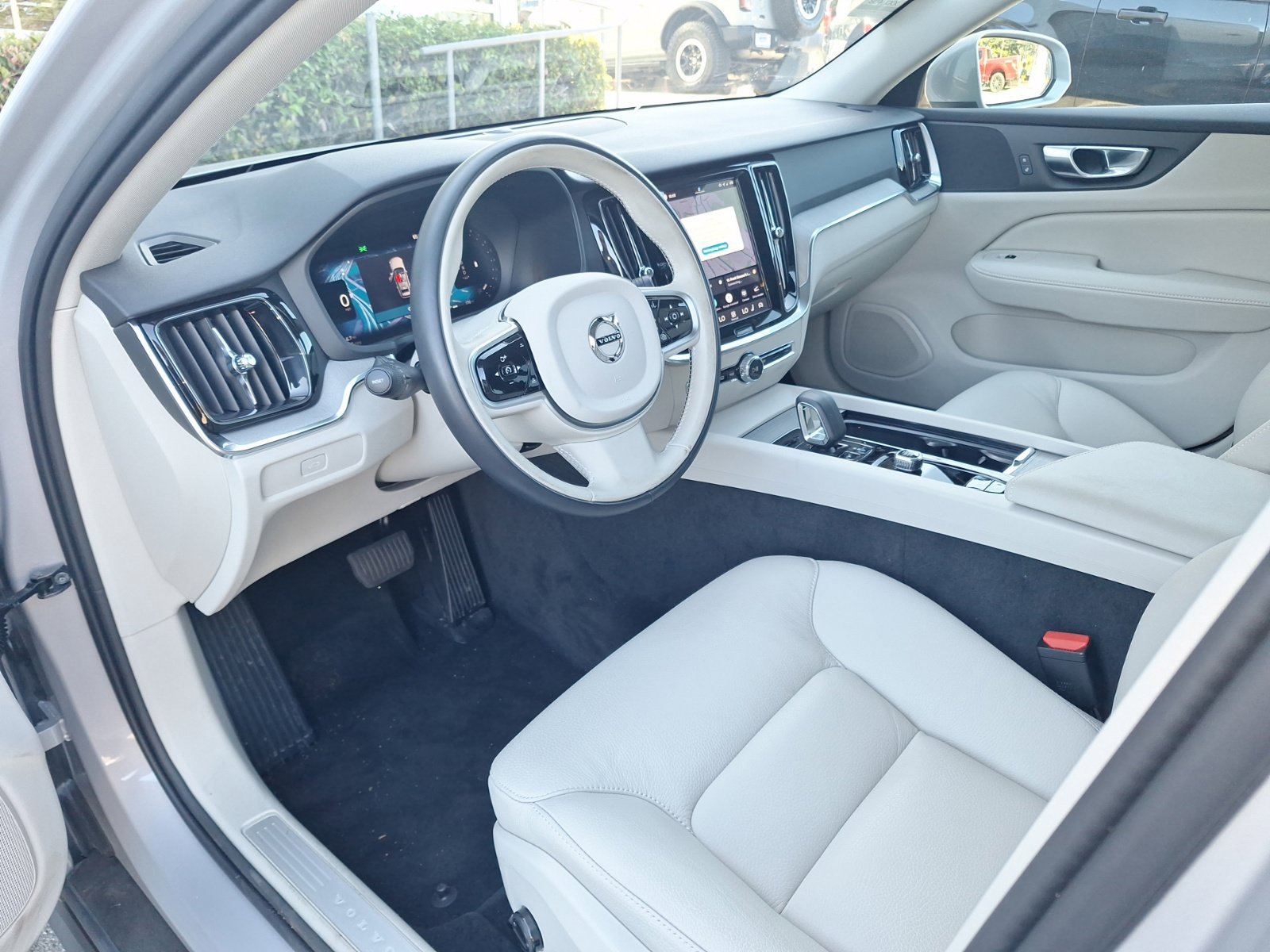 Used 2025 Volvo V60 B5 Cross Country Plus AWD/4WD image 8