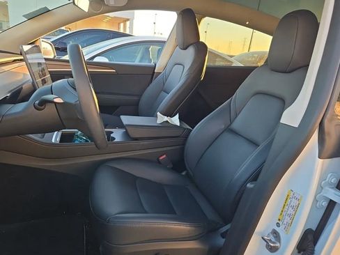 Used 2024 Tesla Model Y Long Range image 4