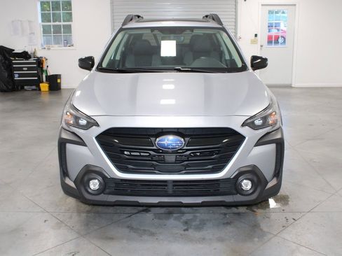 Used 2025 Subaru Outback Onyx Edition AWD/4WD image 3
