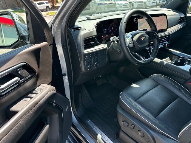 Used 2025 Chevrolet Tahoe Premier AWD/4WD image 13