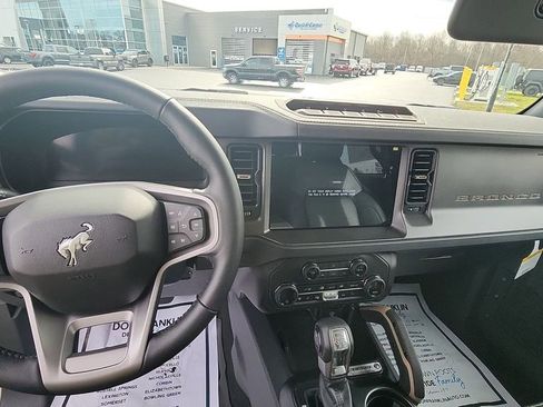 New 2025 Ford Bronco Badlands image 10