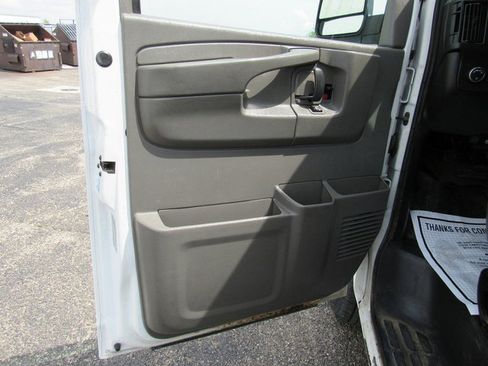 Used 2015 Chevrolet Express 2500 RWD image 26