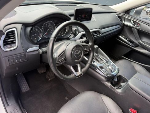 Used 2018 MAZDA CX-9 Touring FWD image 4