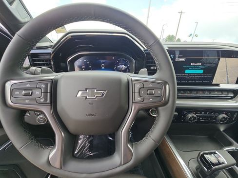 Certified 2025 Chevrolet Silverado 1500 High Country w/ Midnight Edition image 18