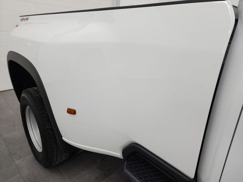 Used 2024 Chevrolet Silverado 3500 LT w/ Convenience Package image 27