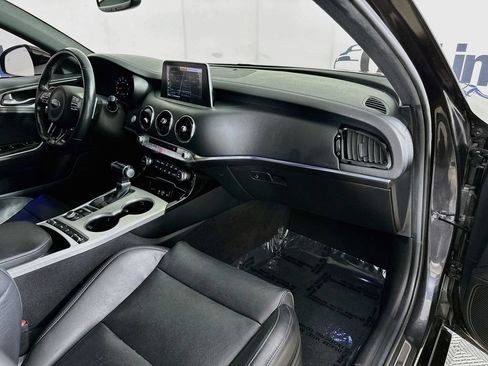 Used 2020 Kia Stinger GT1 RWD image 37