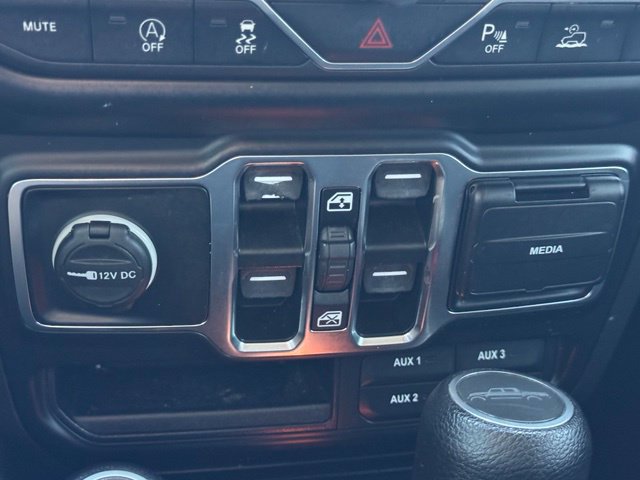 Used 2022 Jeep Gladiator Sport AWD/4WD image 36