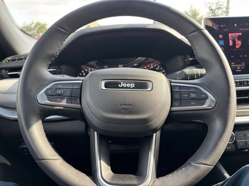 Used 2025 Jeep Compass Limited AWD/4WD image 29