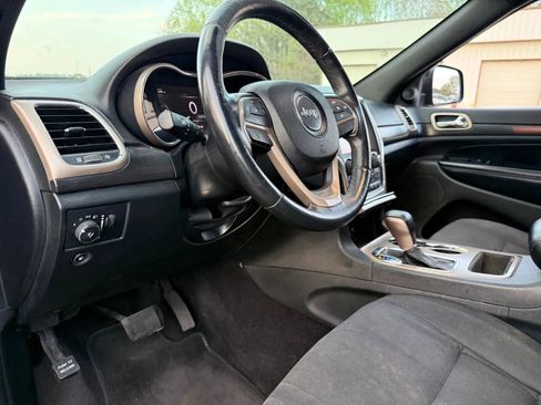 Used 2016 Jeep Grand Cherokee Laredo w/ Quick Order Package 23E image 17