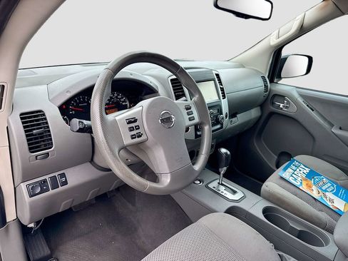 Used 2021 Nissan Frontier SV w/ Midnight Edition Floor Mats image 11