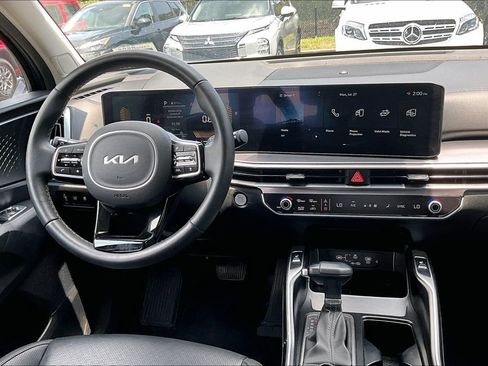 Used 2025 Kia Sorento EX AWD/4WD image 9