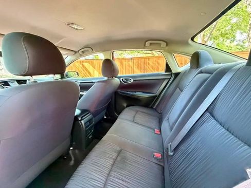 Used 2019 Nissan Sentra SV FWD image 8