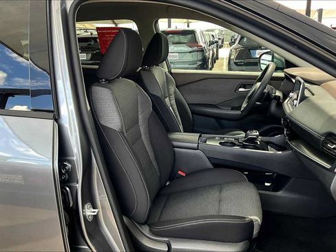Used 2021 Nissan Rogue SV FWD image 9