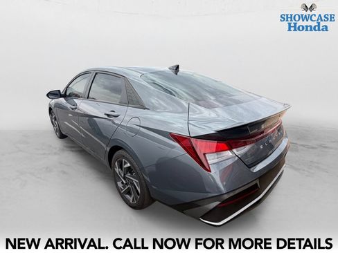 Used 2025 Hyundai Elantra Sport FWD image 4