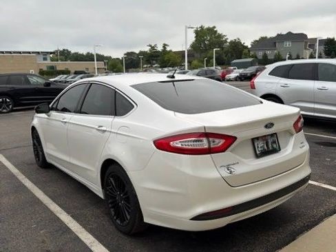 Used 2014 Ford Fusion SE w/ Equipment Group 202A FWD image 5