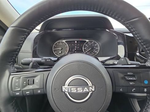 Certified 2025 Nissan Pathfinder SL image 25