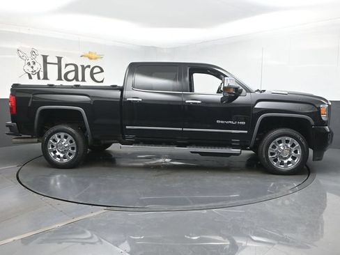 Used 2019 GMC Sierra 2500 Denali w/ Duramax Plus Package AWD/4WD image 50