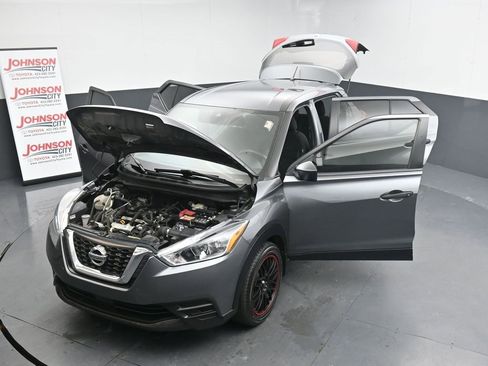 Used 2020 Nissan Kicks S image 45