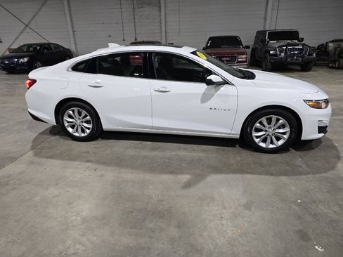 Used 2019 Chevrolet Malibu LT FWD image 17