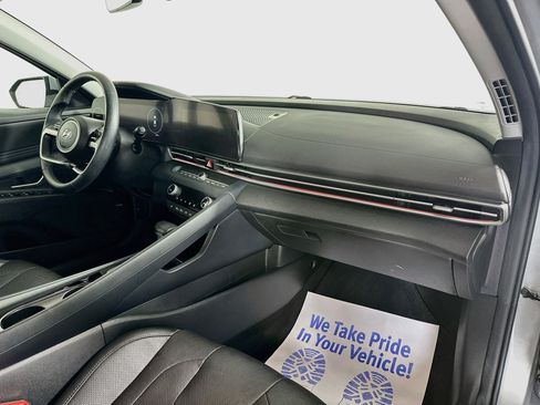 Certified 2023 Hyundai Elantra Limited FWD image 29