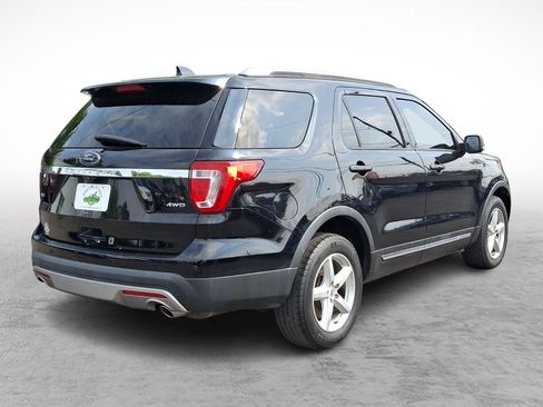 Used 2016 Ford Explorer XLT w/ Equipment Group 202A AWD/4WD image 6