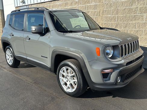Used 2021 Jeep Renegade Limited image 2