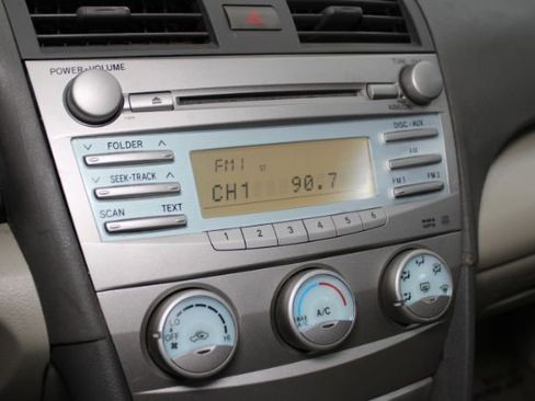 Used 2007 Toyota Camry XLE image 16