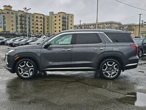 Used 2023 Hyundai Palisade Limited image 4