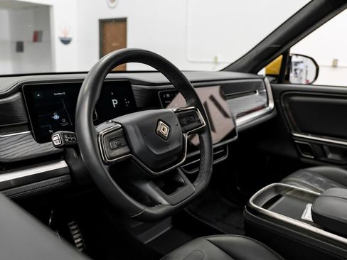 Used 2023 Rivian R1S Adventure image 23