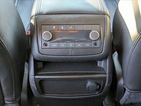 Used 2012 Chevrolet Traverse LT image 17