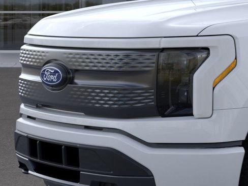 New 2025 Ford F150 Lightning XLT AWD/4WD image 17