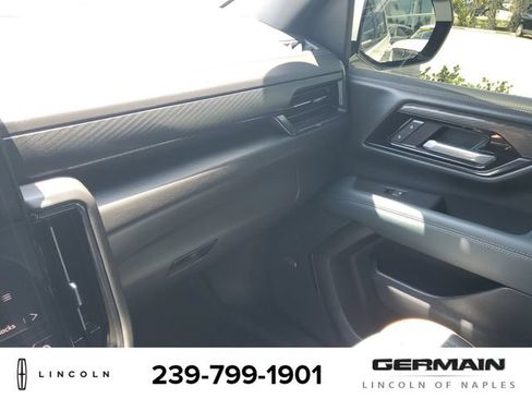 Used 2025 GMC Yukon XL AT4 w/ AT4 Premium Package AWD/4WD image 37