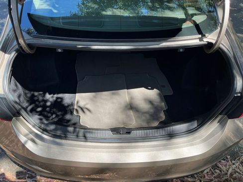 Used 2024 Chevrolet Malibu LT image 31