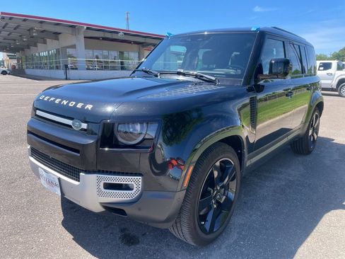 Used 2023 Land Rover Defender 110 S AWD/4WD image 3