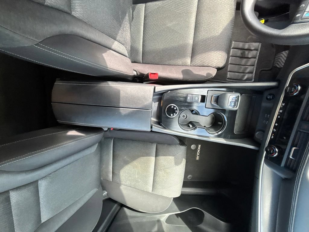 Used 2024 Nissan Rogue SV AWD/4WD image 15