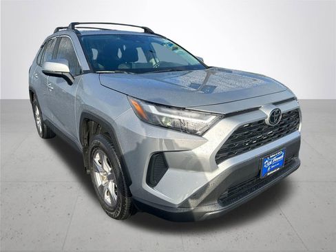 Used 2025 Toyota RAV4 XLE w/ Convenience Package image 5