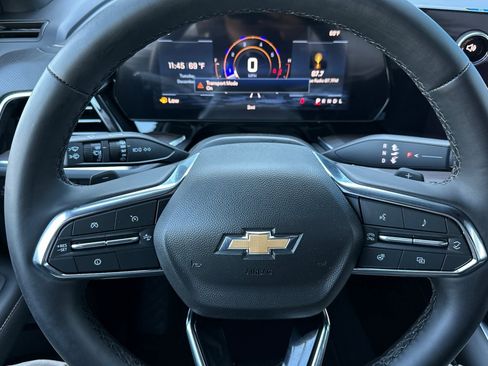 New 2026 Chevrolet Suburban Premier image 25