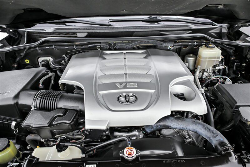 Used 2020 Toyota Land Cruiser Heritage Edition AWD/4WD image 16