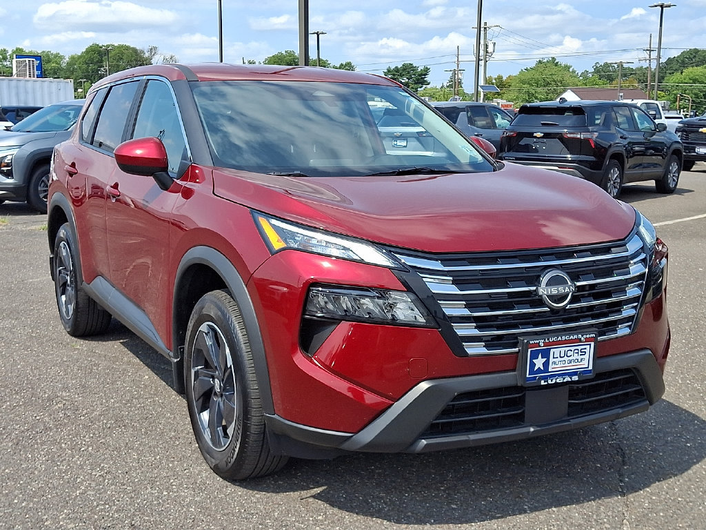 Used 2026 Nissan Rogue SV AWD/4WD image 2