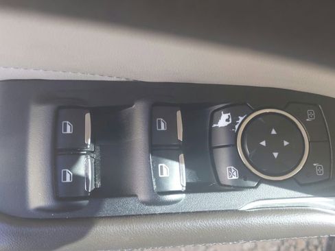 Used 2019 Lincoln MKC Select w/ Select Plus Package image 16