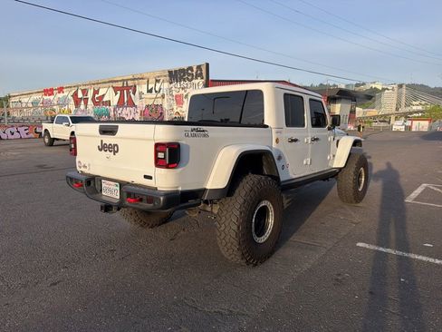 Used 2020 Jeep Gladiator Rubicon AWD/4WD image 11