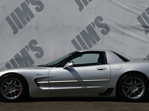 Used 2001 Chevrolet Corvette Z06 w/ Memory Pkg image 6