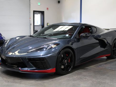 Used 2021 Chevrolet Corvette Stingray Coupe w/ Z51 Performance Package RWD image 8