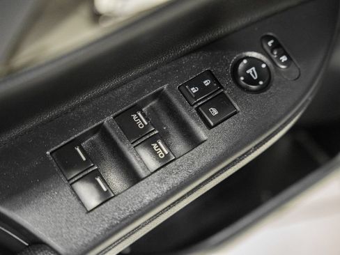 Used 2017 Honda Accord EX-L image 37