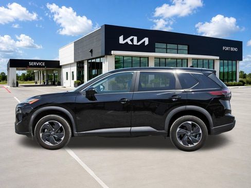Used 2024 Nissan Rogue SV AWD/4WD image 8