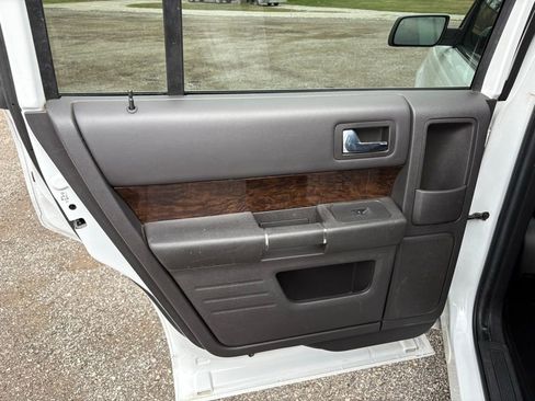 Used 2019 Ford Flex Limited FWD image 11