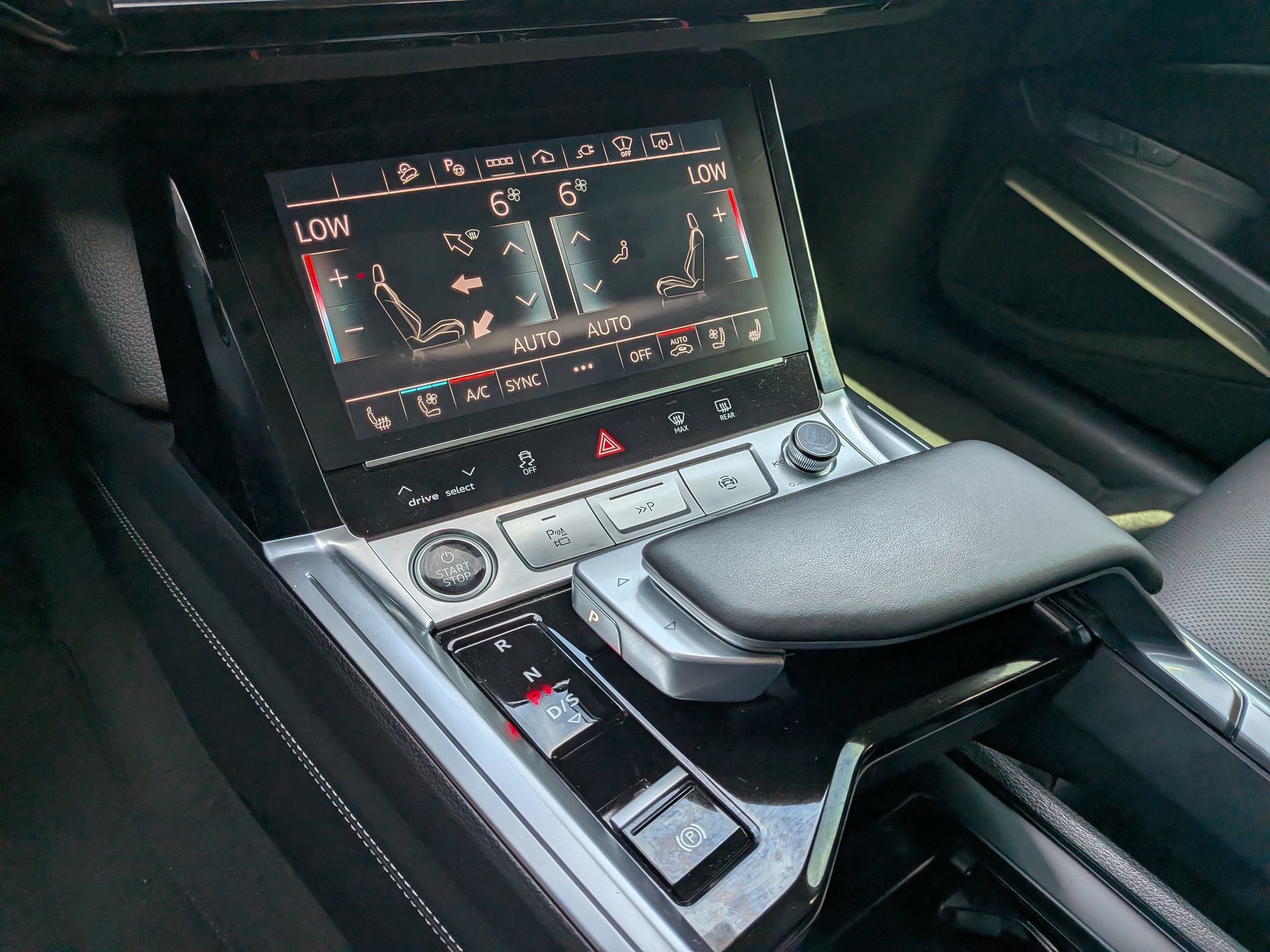 Used 2024 Audi Q8 e-tron Prestige w/ Prestige Package AWD/4WD image 20