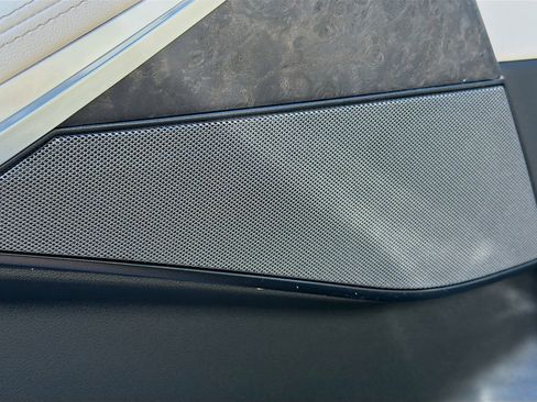 New 2026 BMW X7 M60i image 25