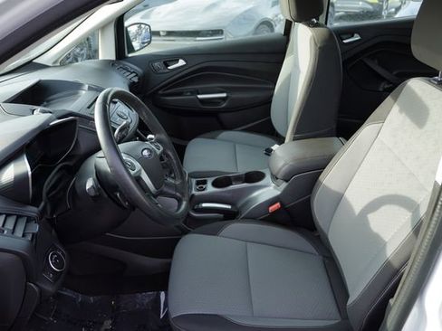 Used 2017 Ford C-MAX SE image 16