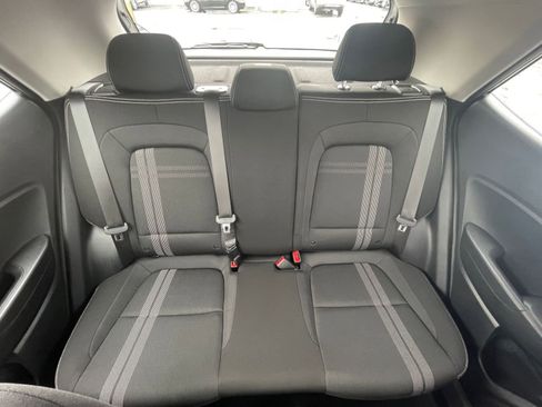 Used 2025 Hyundai Venue SEL image 33